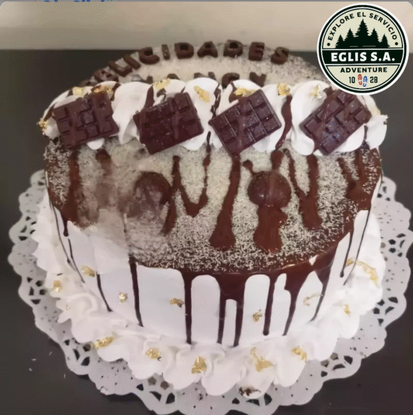 Cake con cobertura de chocolate