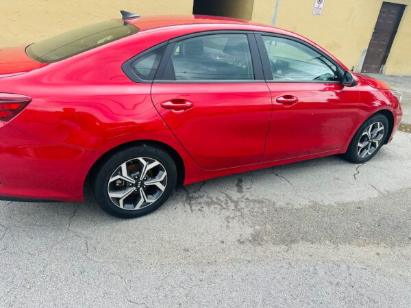 KIA FORTE 2021 - Imagen 3